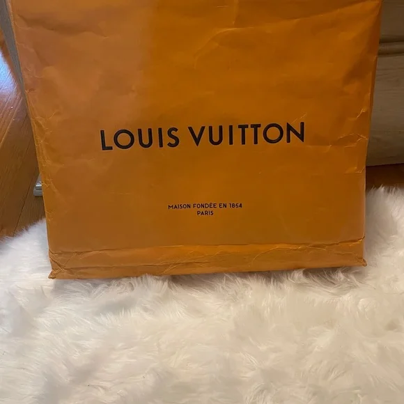 Woman’s Bag - Picture 14 of 15